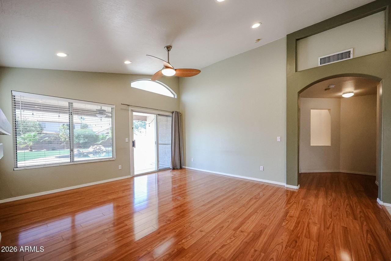 503 W Kelton Ln - Photo 6 of 39