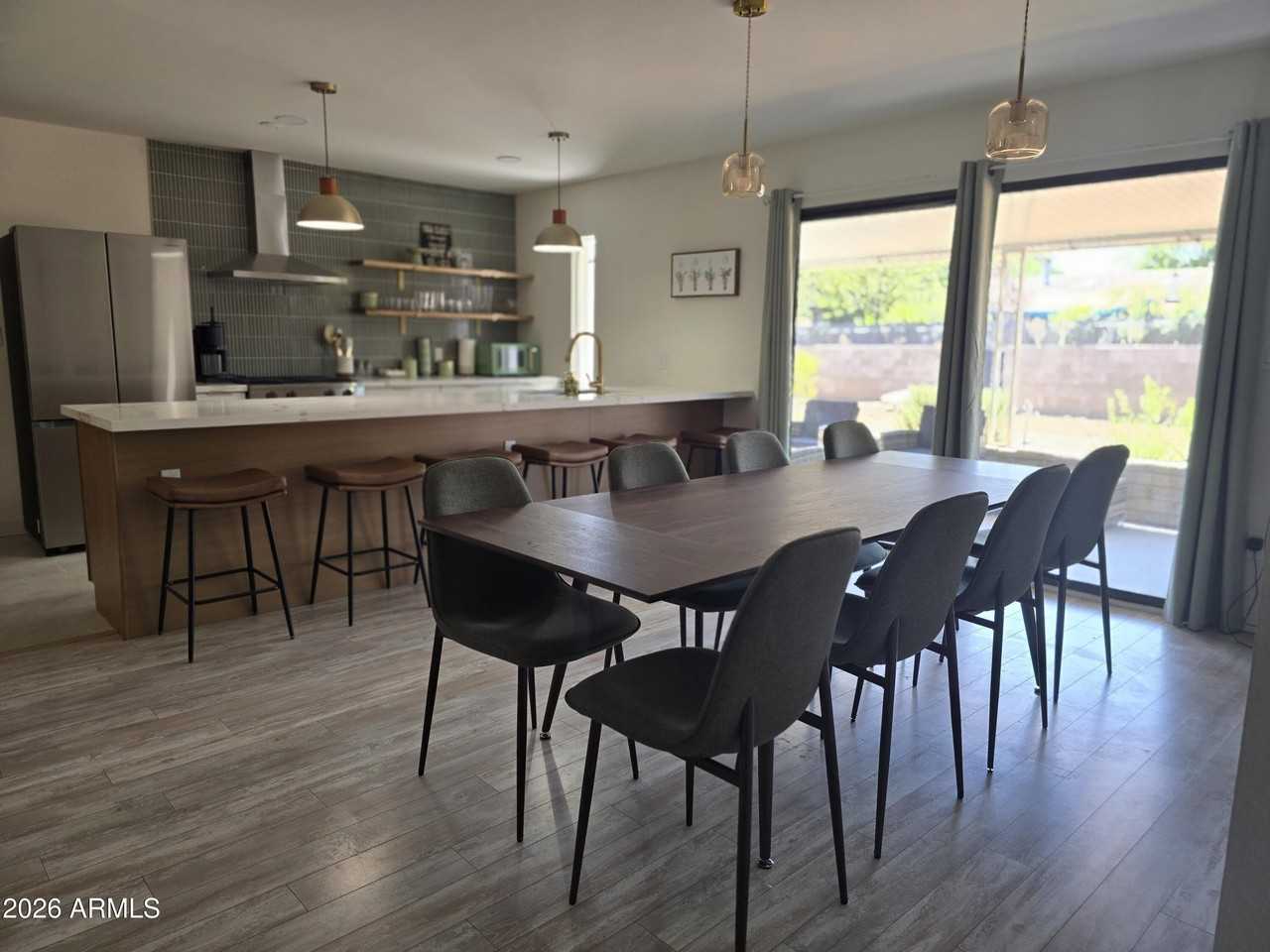 1011 E Ash Dr - Photo 2 of 11