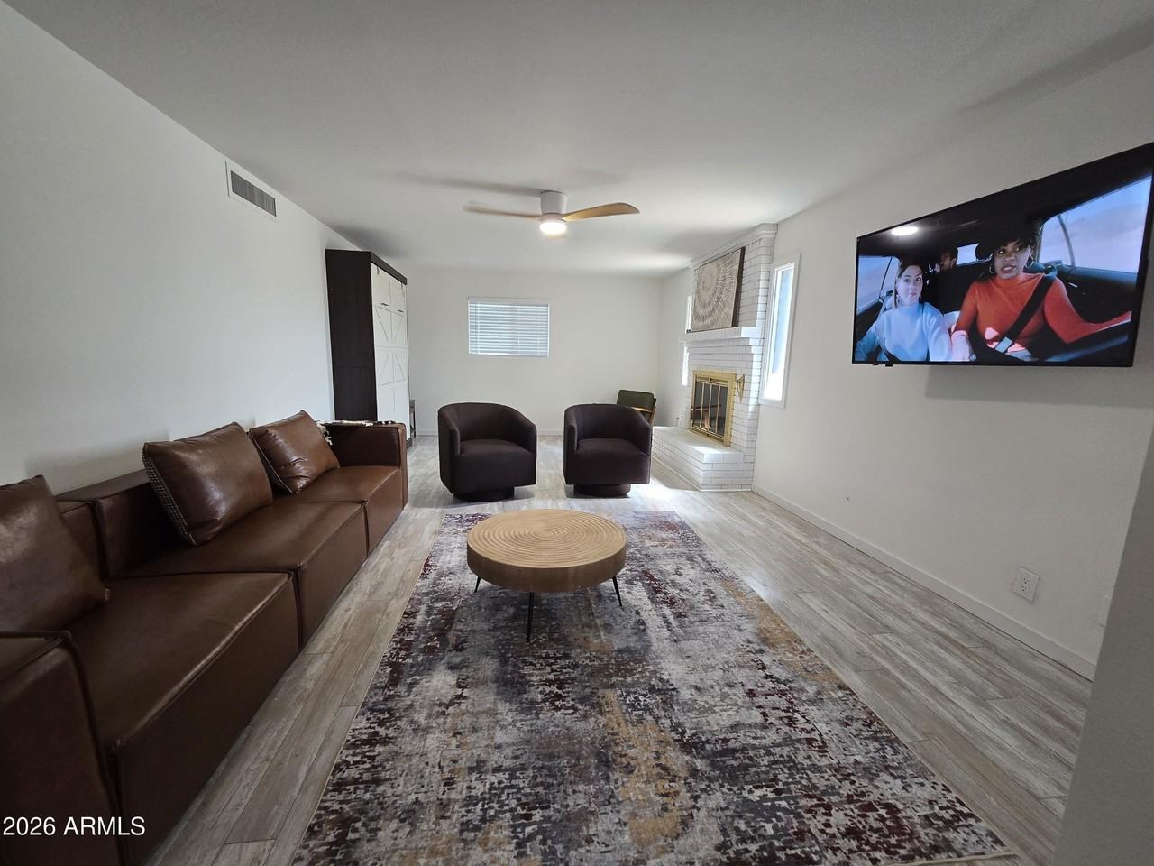 1011 E Ash Dr - Photo 4 of 11