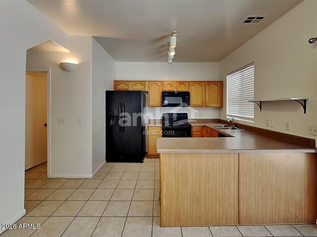 4242 E Baylor Ln - Photo 3 of 12