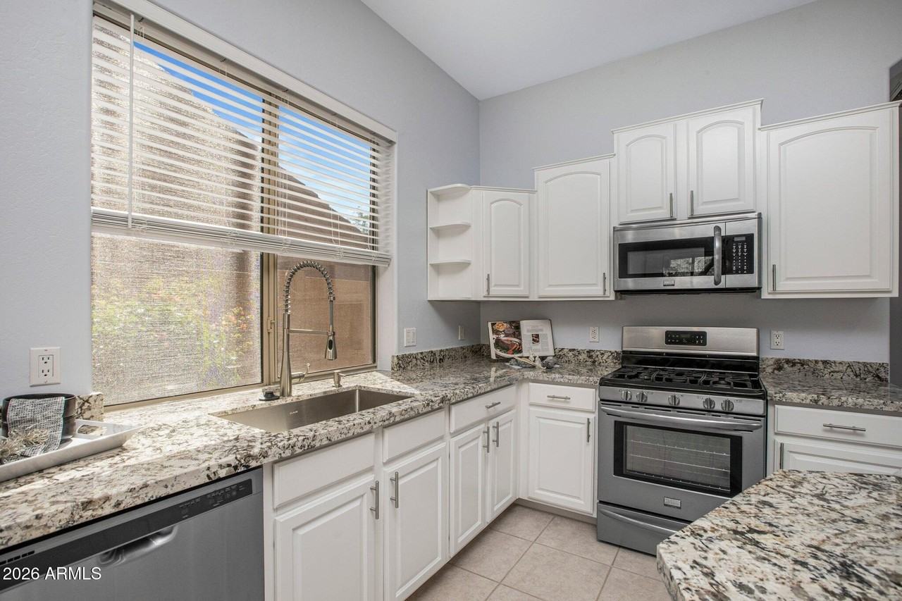 16601 N 104th St - Photo 5 of 28