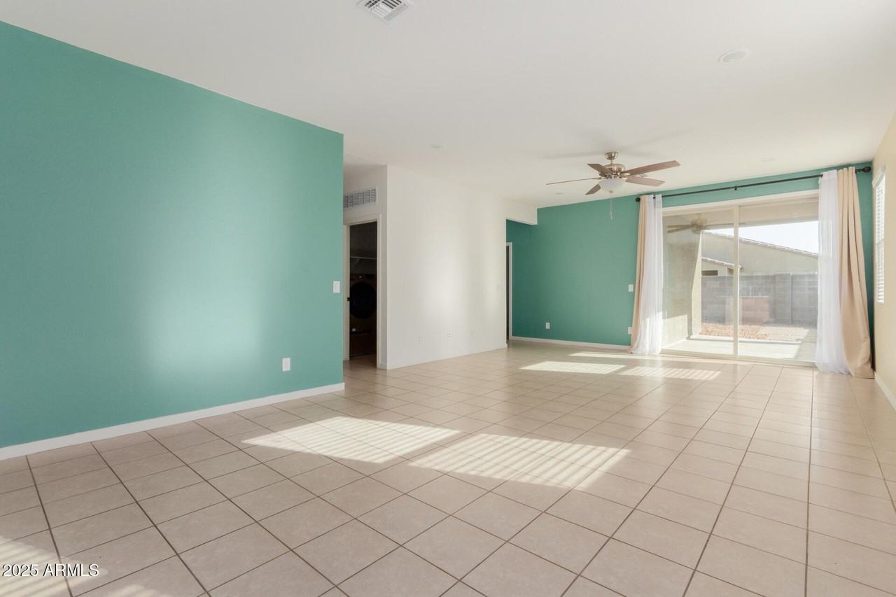 12329 W State Ave - Photo 5 of 27