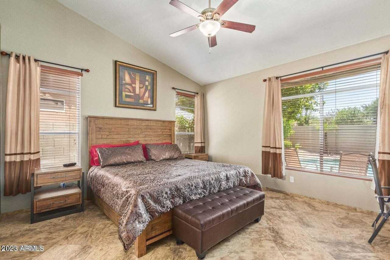 2683 W Ivanhoe St - Photo 3 of 12
