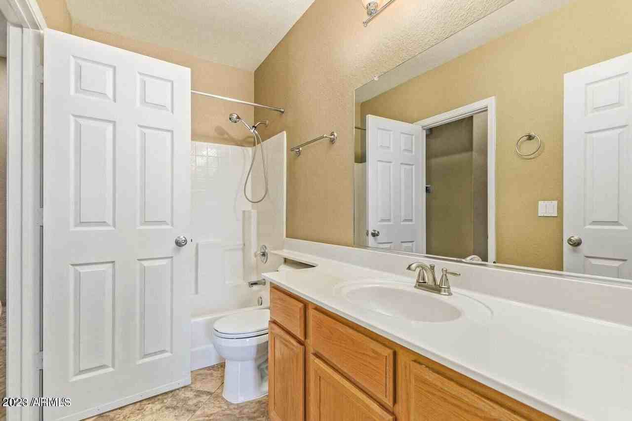 2683 W Ivanhoe St - Photo 6 of 12