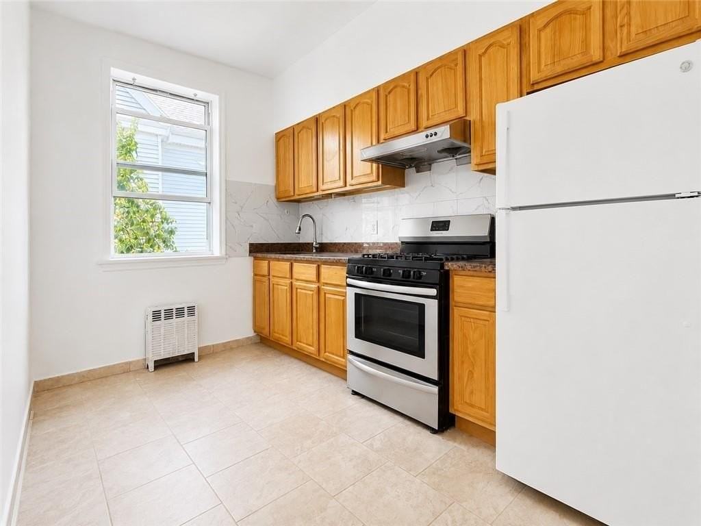 36 Bay 35th St #2 - Photo 5 of 5