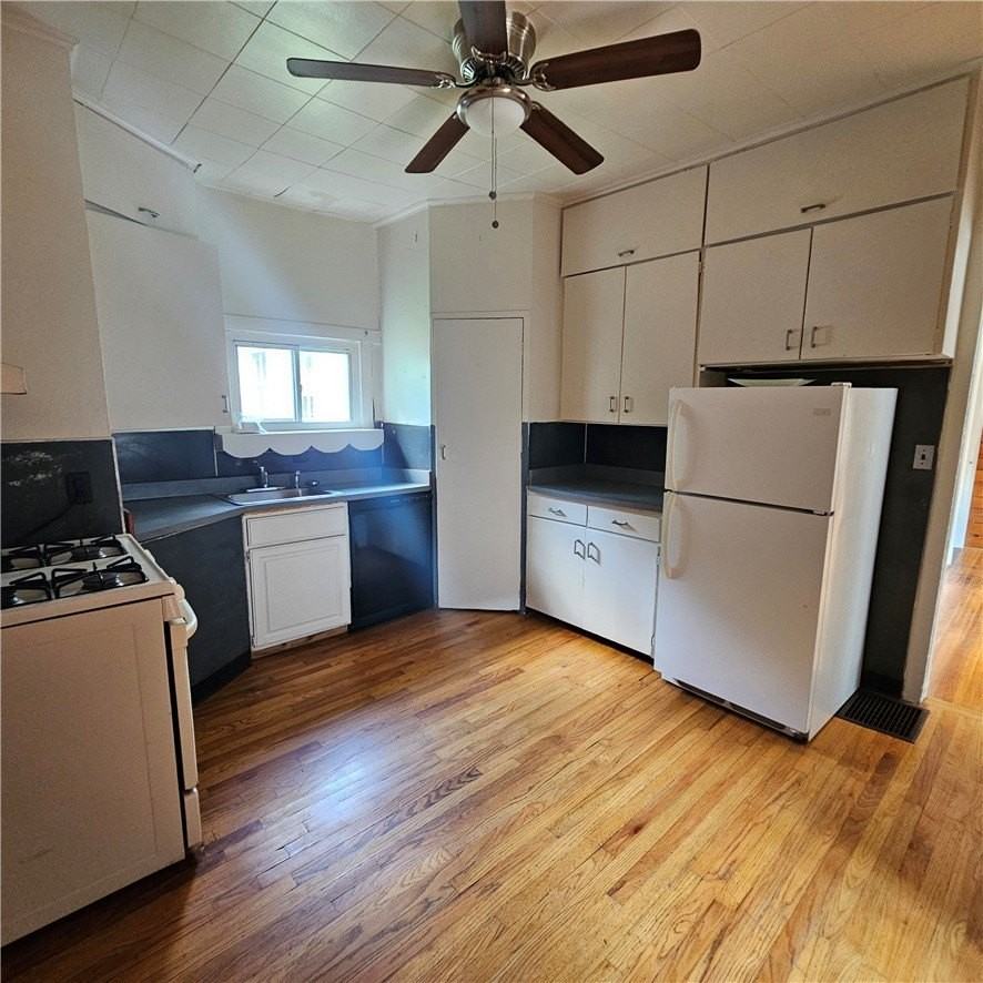 9 Rowley St #3 - Photo 4 of 19