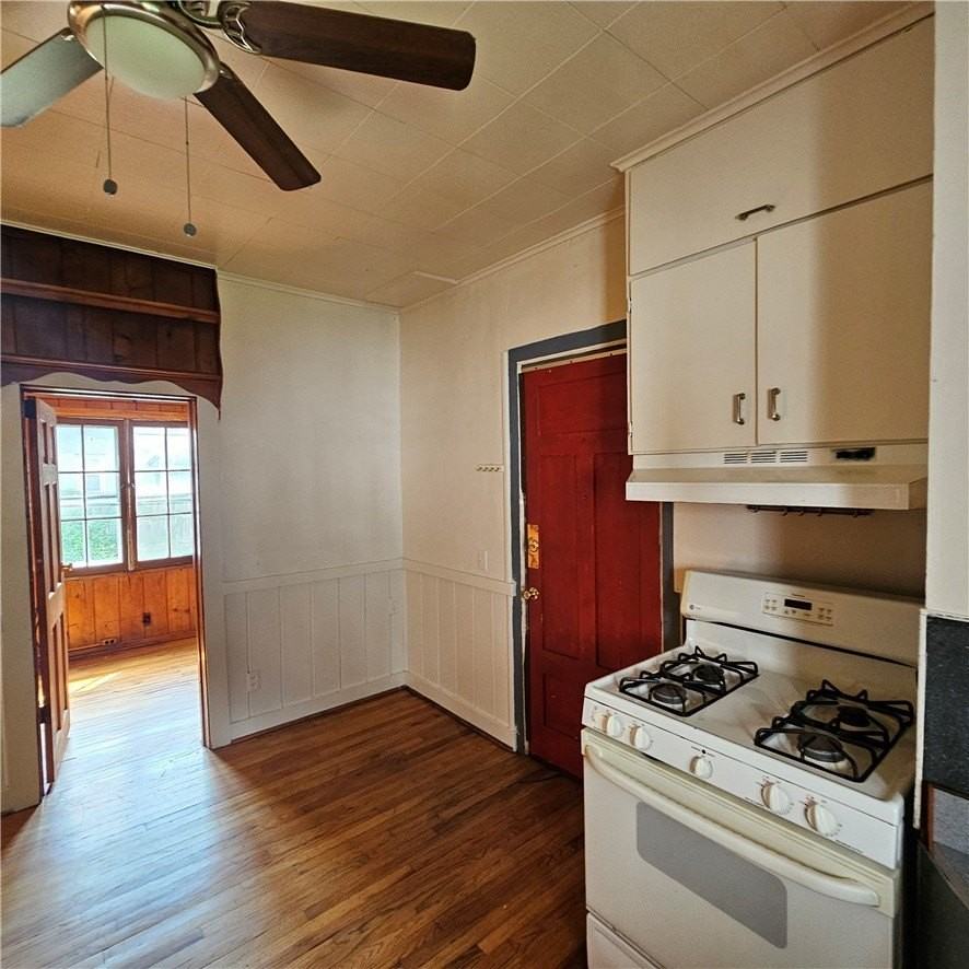 9 Rowley St #3 - Photo 6 of 19