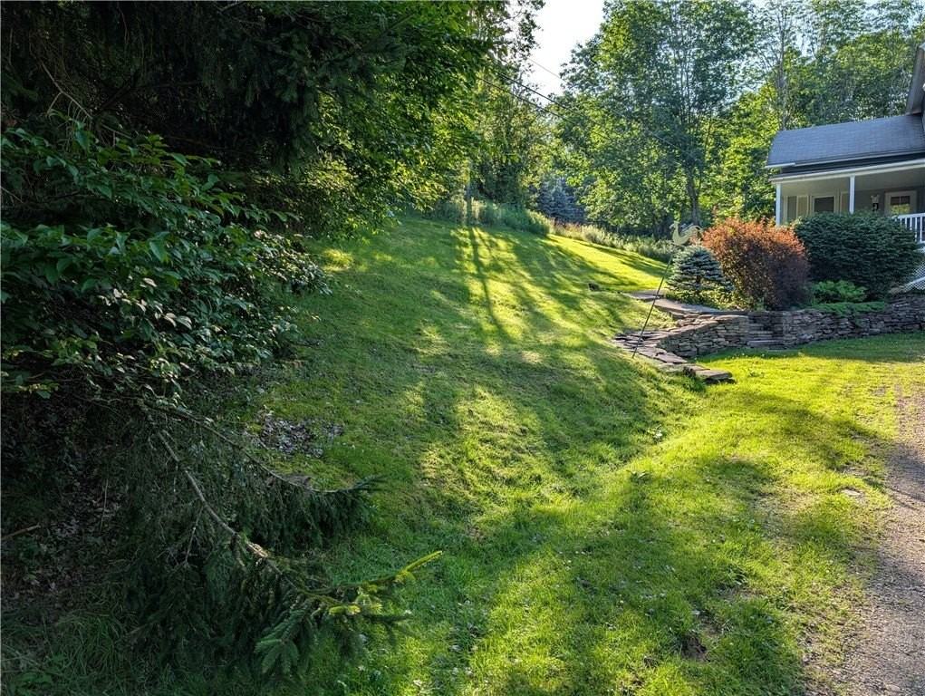 378 Bell Hill Rd - Photo 4 of 20