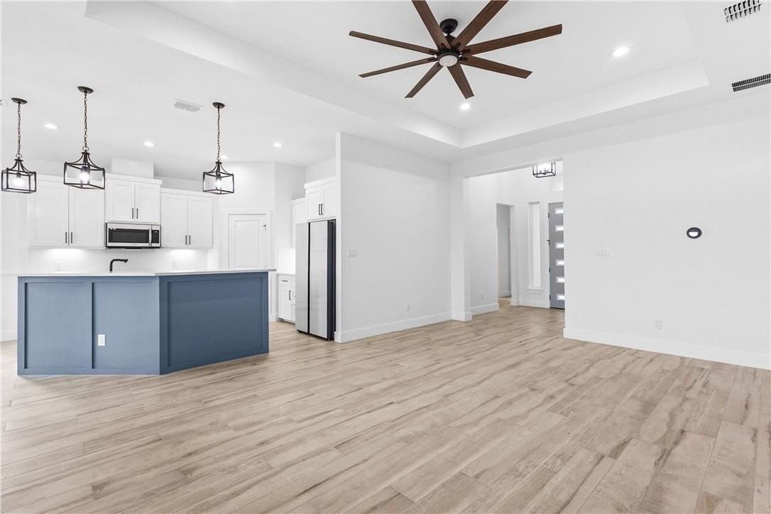 7721 Nadia Dr - Photo 4 of 28