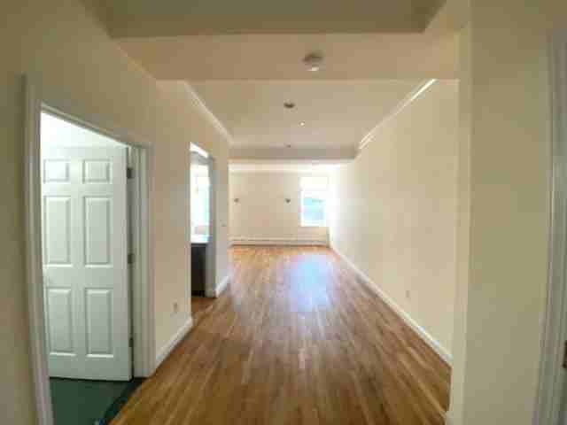 55 Skillman Ave - Photo 4 of 10