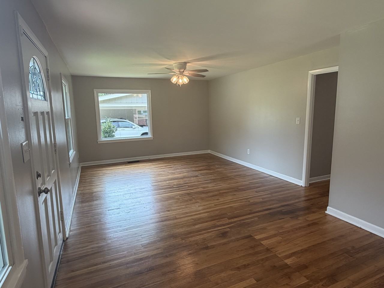 156 N Richmond St #1 - Photo 4 of 17