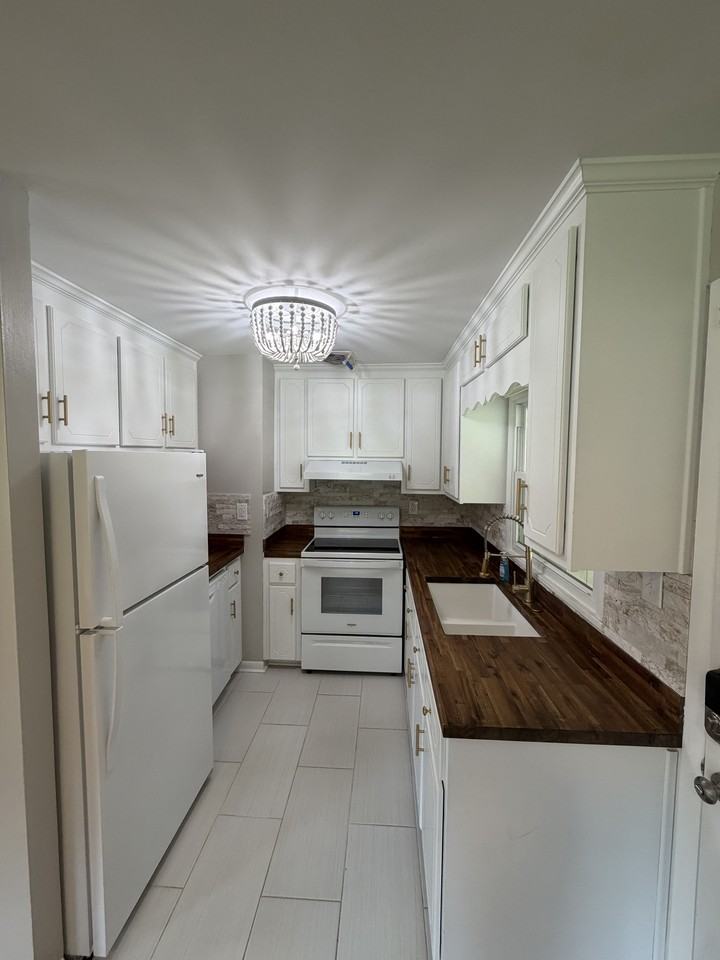 156 N Richmond St #1 - Photo 5 of 17