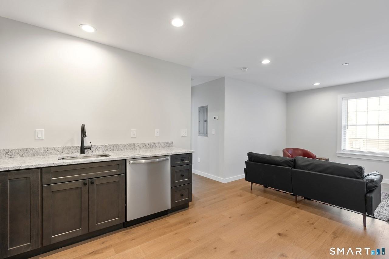 179 Butternut St #B - Photo 7 of 32