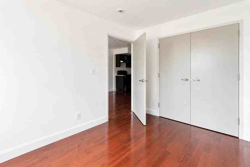 2120 Daly Ave - Photo 3 of 6