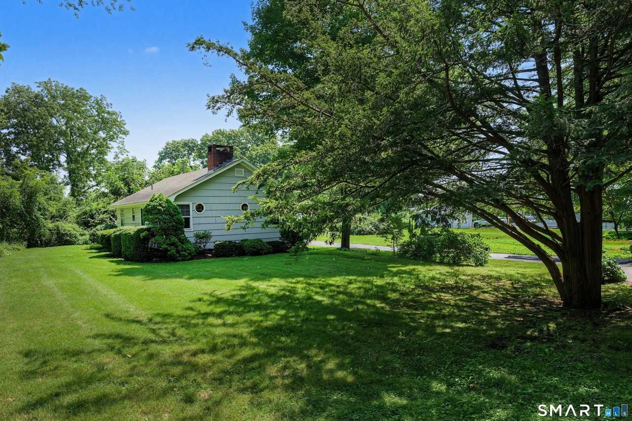 37 Beach Ave - Photo 5 of 18