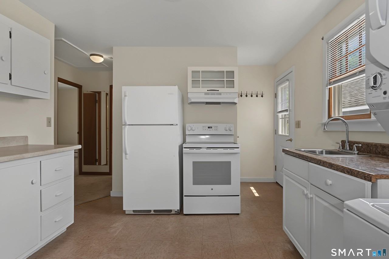 37 Beach Ave - Photo 6 of 18