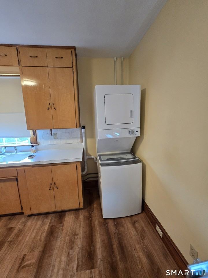 158 Martone St - Photo 3 of 11