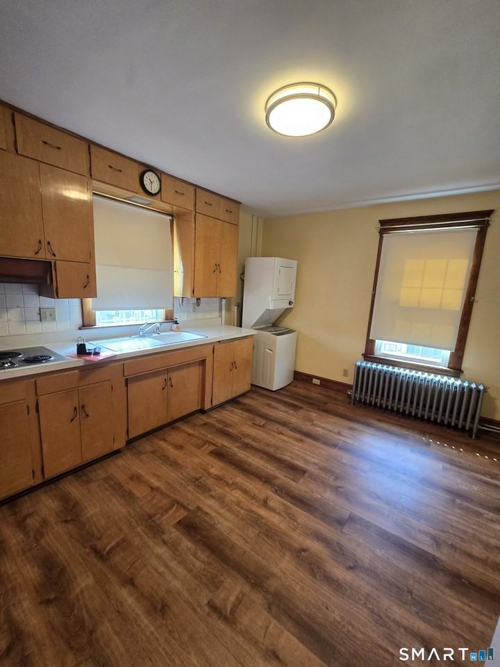 158 Martone St - Photo 4 of 11