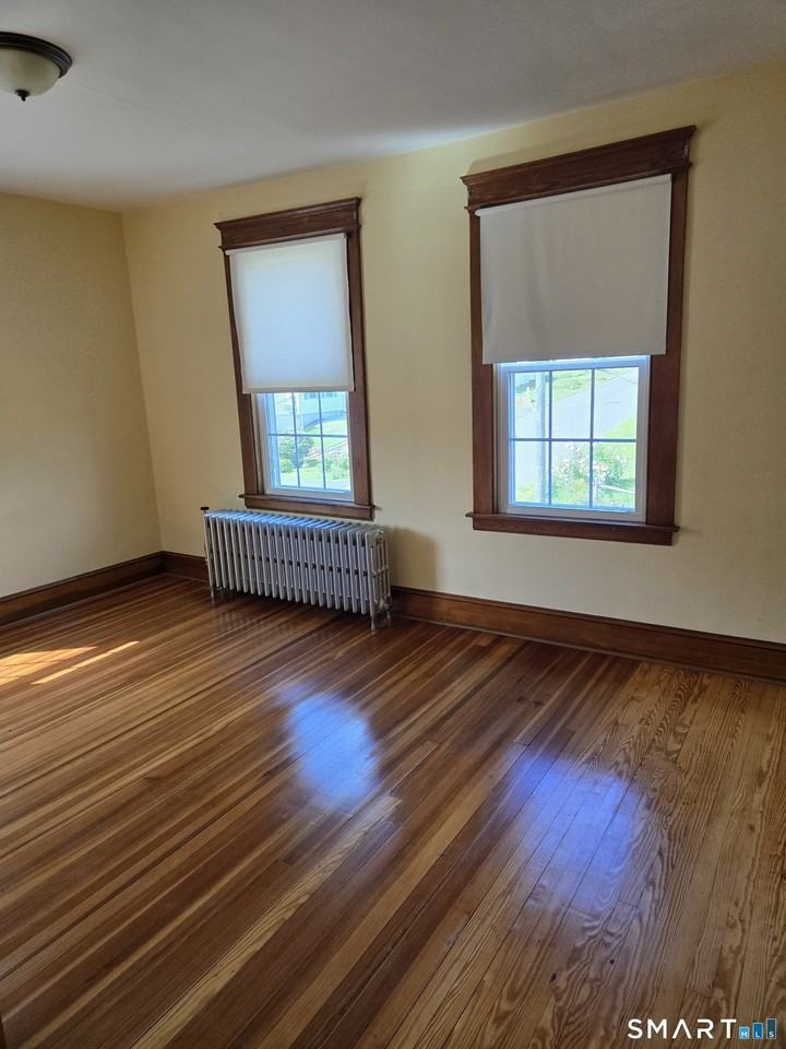 158 Martone St - Photo 5 of 11