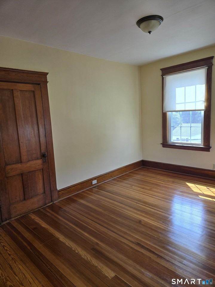 158 Martone St - Photo 6 of 11