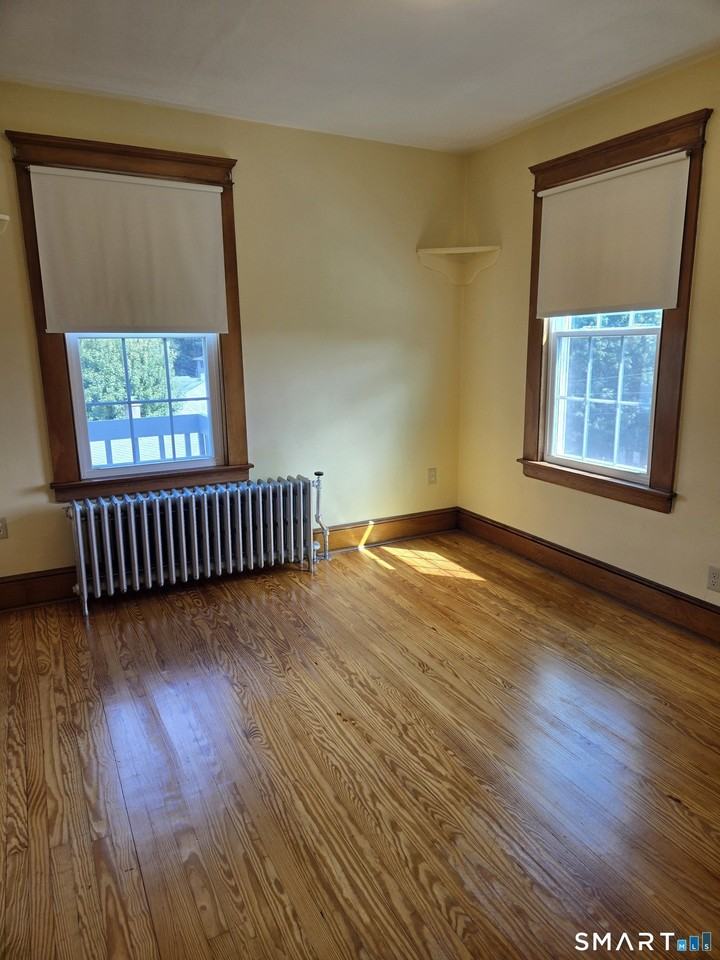 158 Martone St - Photo 7 of 11
