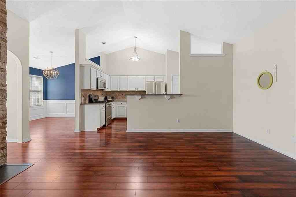1755 Arborwood Dr - Photo 4 of 26
