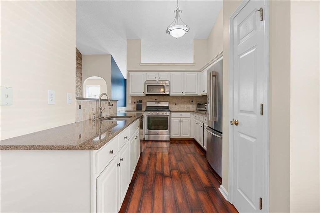 1755 Arborwood Dr - Photo 5 of 26