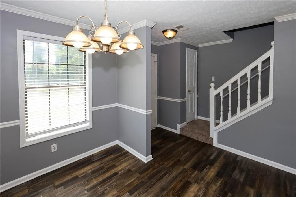 5461 Park Pl S - Photo 5 of 46