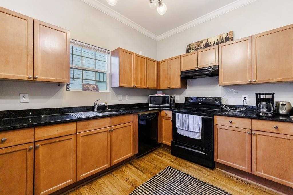 358 Clifford Ave Ne - Photo 5 of 18