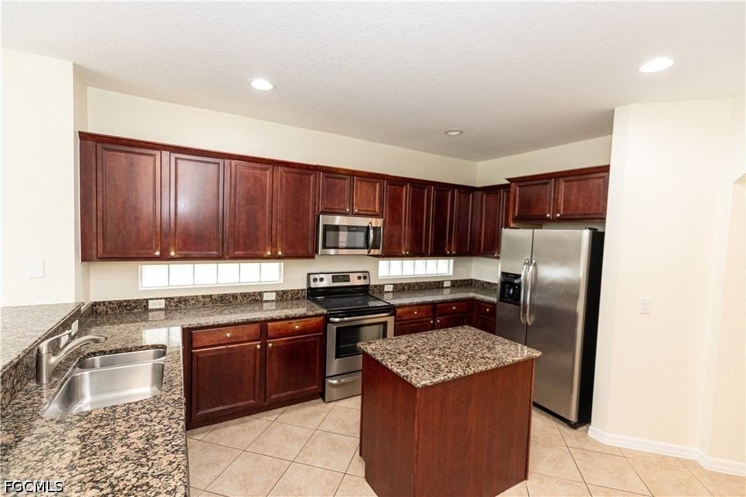 17007 Tremont St - Photo 4 of 37