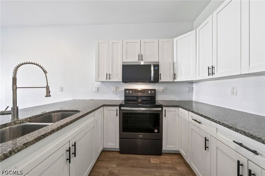 1530 Gilbert Ave S - Photo 6 of 26