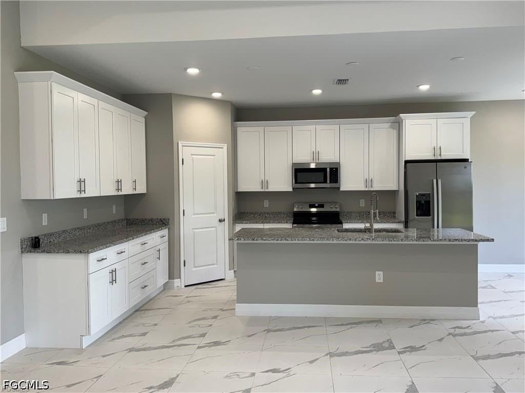 543 Mcarthur Blvd - Photo 2 of 27