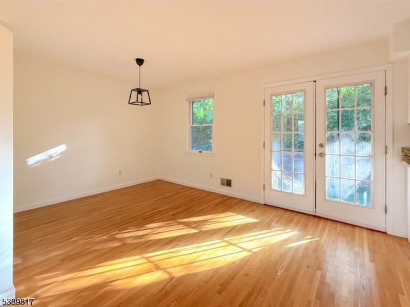 8 Magnolia Ct #8B - Photo 4 of 19