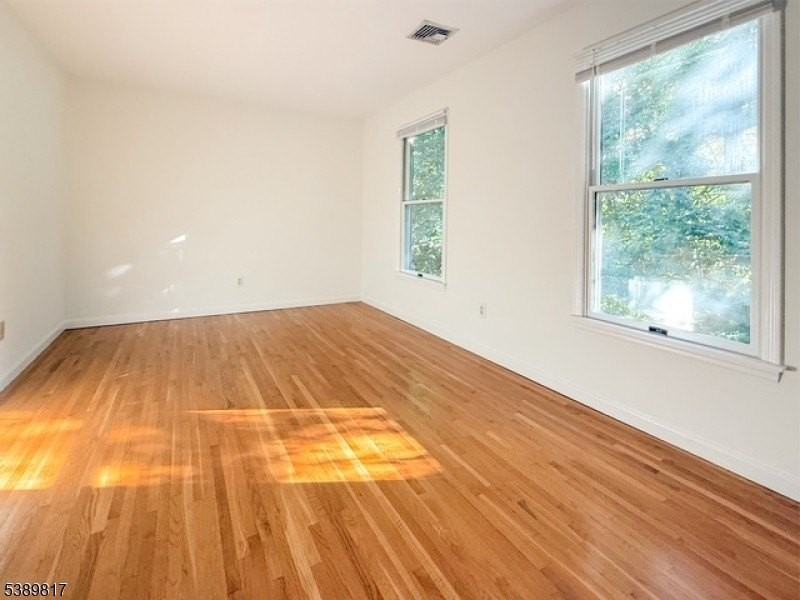 8 Magnolia Ct #8B - Photo 7 of 19