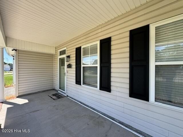 4975 N Hampton Dr Se - Photo 3 of 39