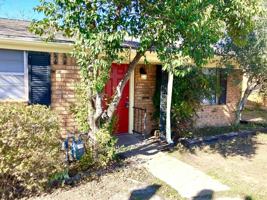 featured image of 1112B Northwood Dr