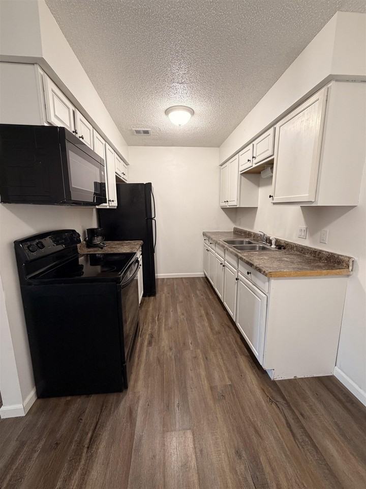 3 27th St #107 - Photo 4 of 9