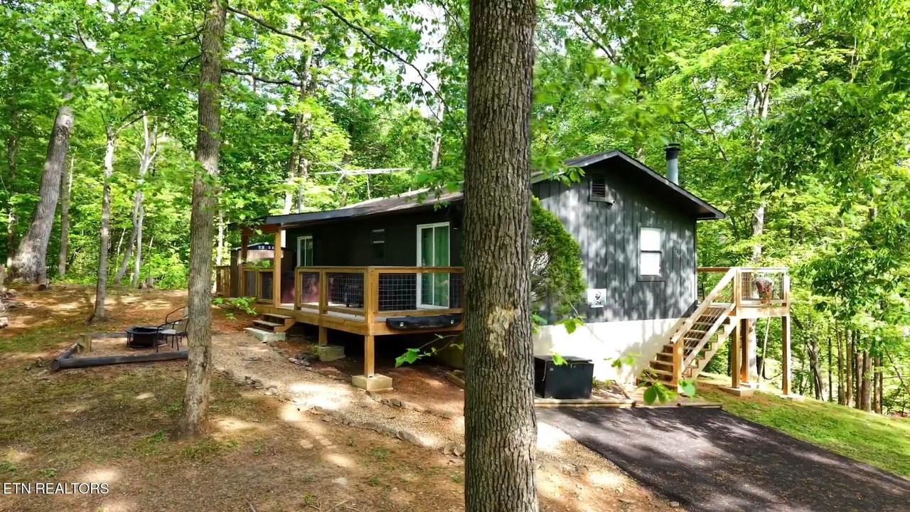 1709 Floyd Way - Photo 3 of 37