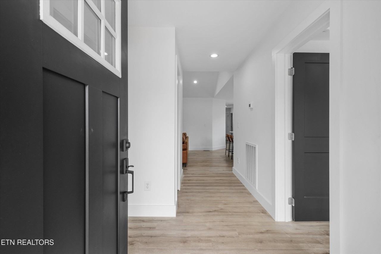 4131 Porter Ave - Photo 5 of 43