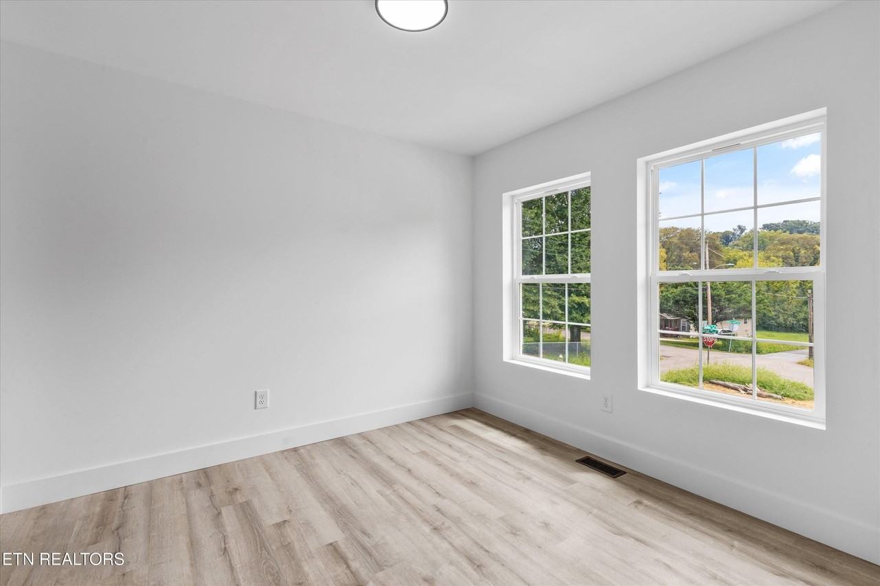 4131 Porter Ave - Photo 6 of 43