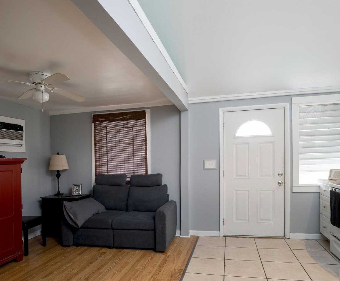 800 Elizabeth St #624 - Photo 4 of 7