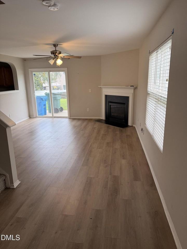 4804 Rockport Dr - Photo 4 of 18