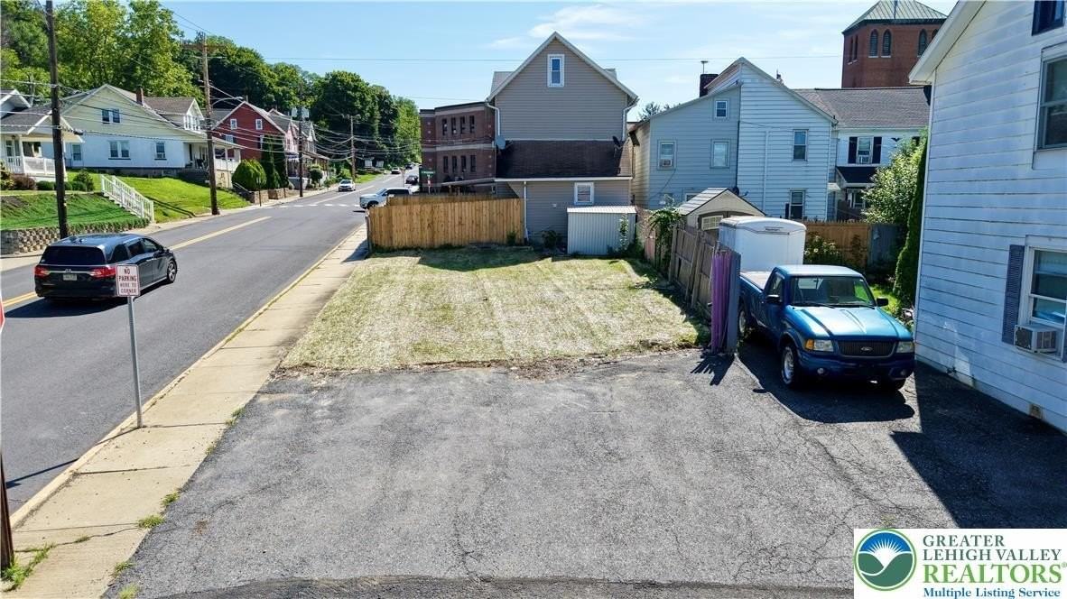 156 E Northampton St - Photo 3 of 24