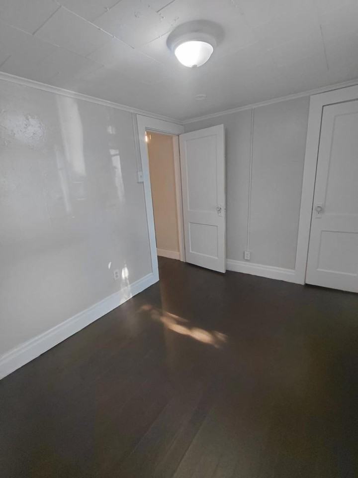 1008 S H St - Photo 5 of 9