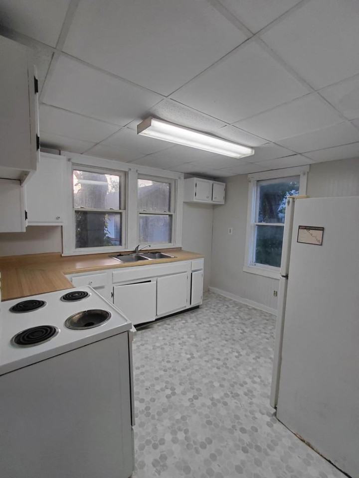 1008 S H St - Photo 6 of 9