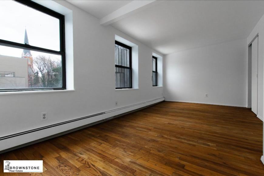 271 Columbia St - Photo 2 of 7
