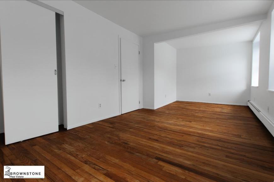 271 Columbia St - Photo 3 of 7