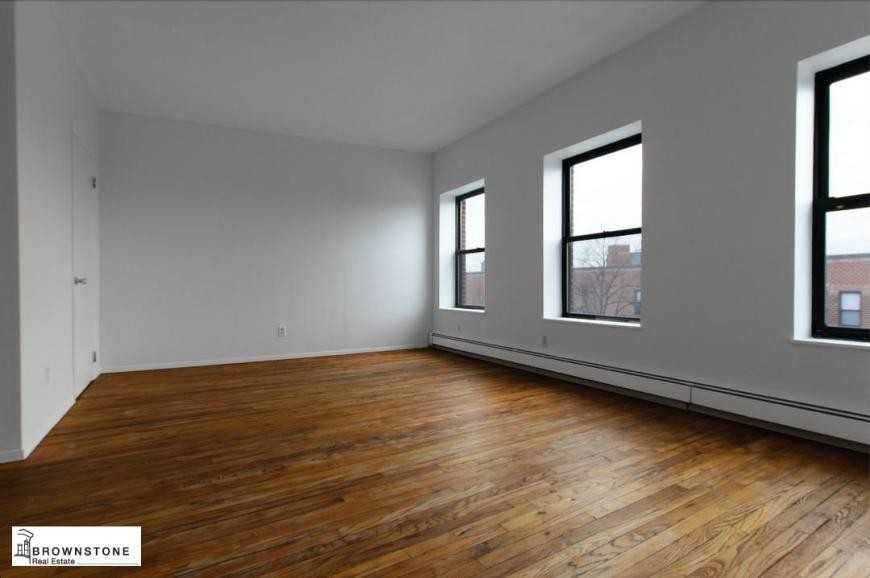 271 Columbia St - Photo 4 of 7