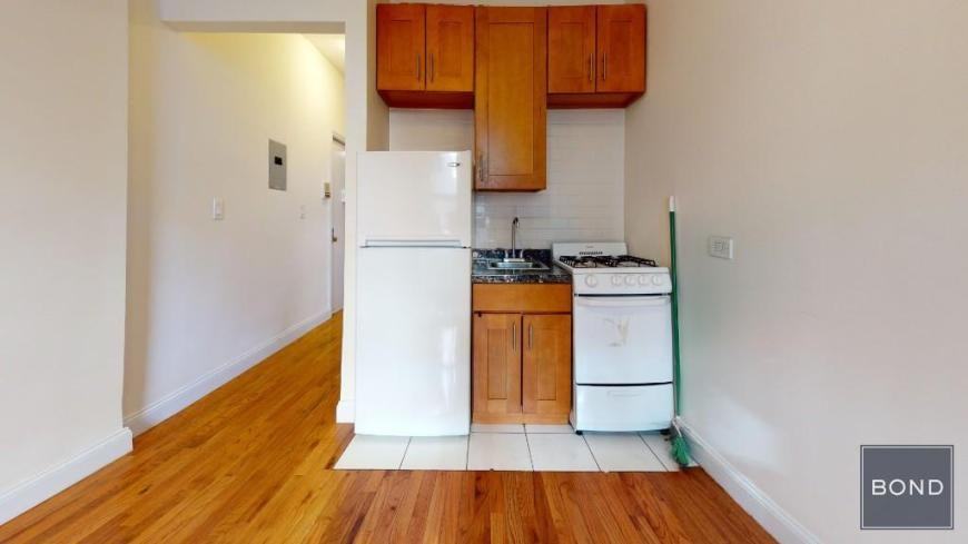 228 E 36th St - Photo 3 of 7