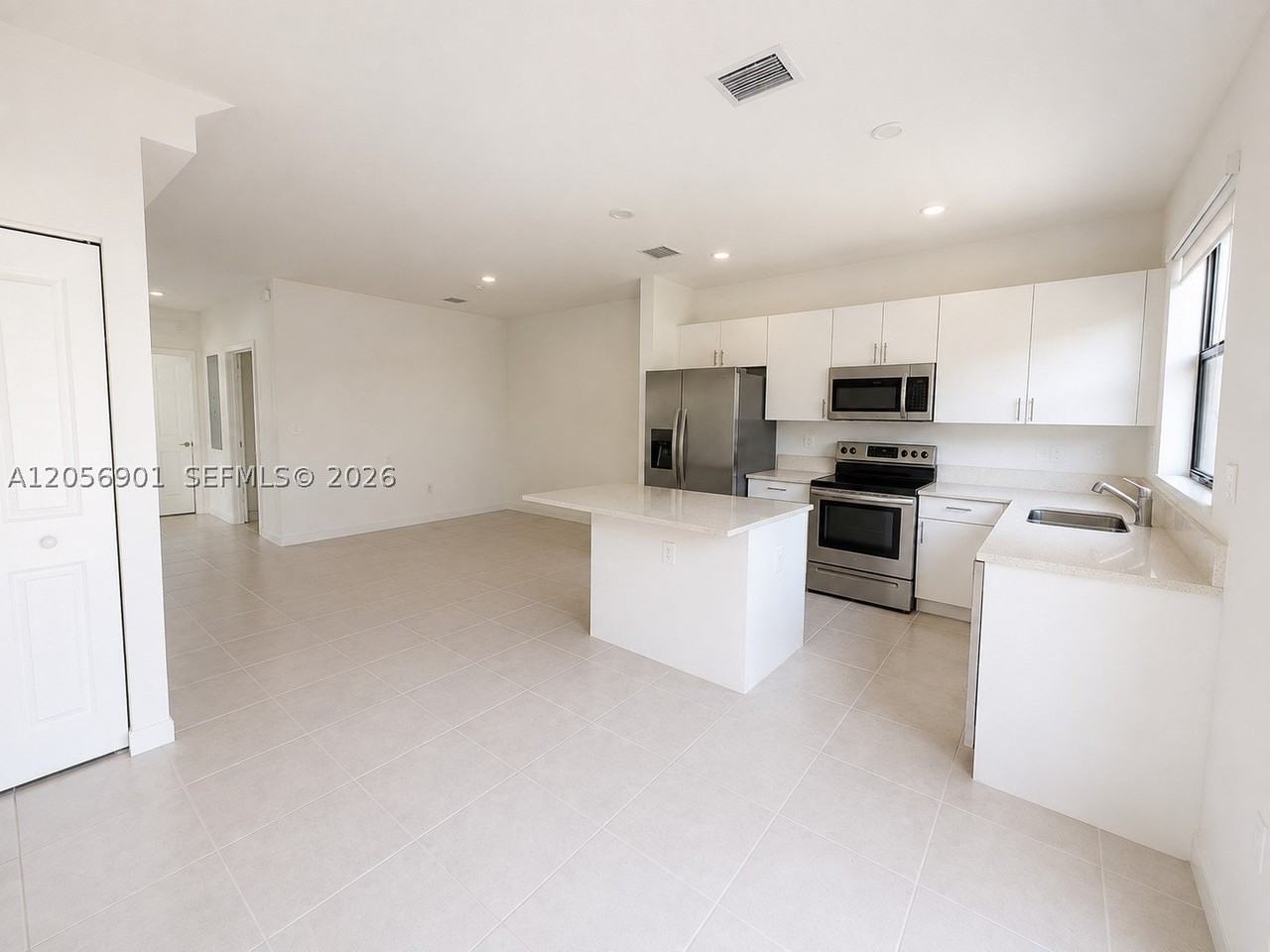 11846 Sw 246th Ln #11846 - Photo 3 of 15
